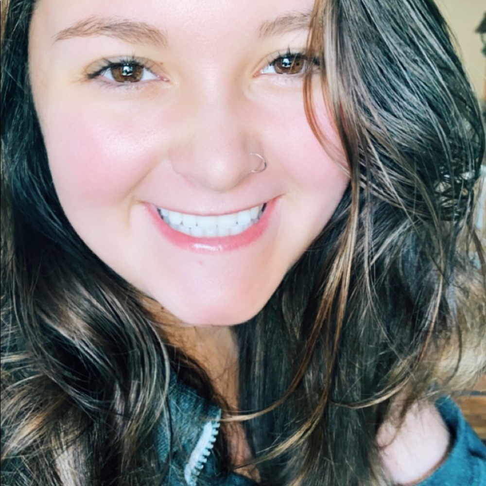 Meet your Posher, Kayla